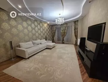 4-комнатная квартира, этаж 4 из 7, 160 м²