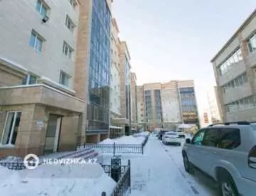4-комнатная квартира, этаж 7 из 8, 174 м²