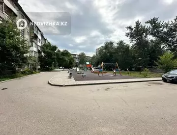 3-комнатная квартира, этаж 3 из 5, 60 м²