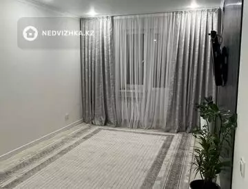 4-комнатная квартира, этаж 6 из 6, 90 м²