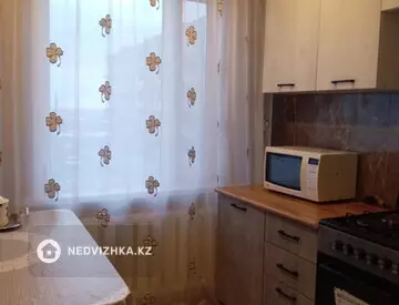 4-комнатная квартира, этаж 3 из 5, 74 м²