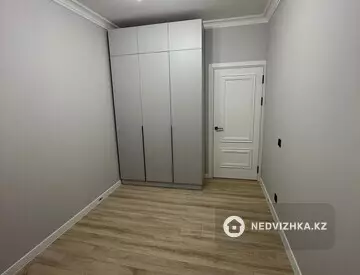 2-комнатная квартира, этаж 2 из 5, 60 м², на длительный срок