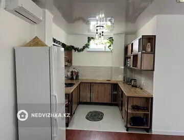 4-комнатный дом, 300 соток, 150 м²