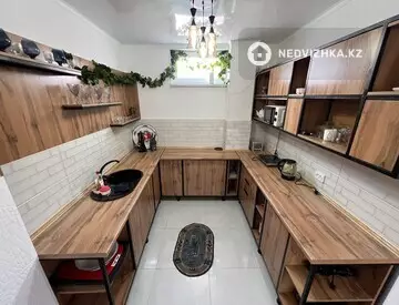 4-комнатный дом, 300 соток, 150 м²