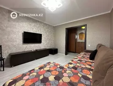 1-комнатная квартира, этаж 4 из 9, 46 м², посуточно