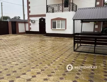 6-комнатный дом, 4 соток, 360 м²