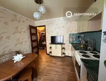 2-комнатная квартира, этаж 1 из 9, 49 м², на длительный срок