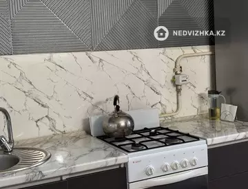 2-комнатная квартира, этаж 4 из 5, 48 м²