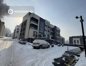 4-комнатная квартира, этаж 1 из 3, 134 м²