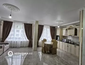 3-комнатная квартира, этаж 3 из 7, 90 м², на длительный срок