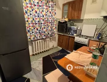 3-комнатная квартира, этаж 4 из 5, 60 м²