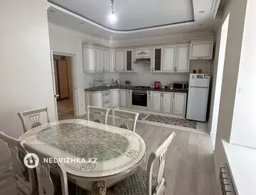 2-комнатная квартира, этаж 4 из 5, 77 м², на длительный срок