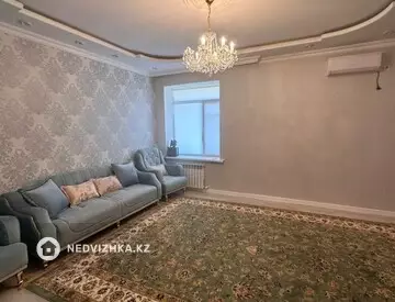 2-комнатная квартира, этаж 4 из 5, 77 м², на длительный срок