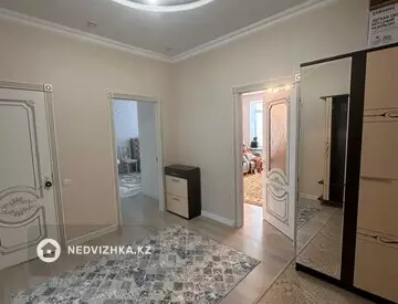 2-комнатная квартира, этаж 4 из 5, 77 м², на длительный срок
