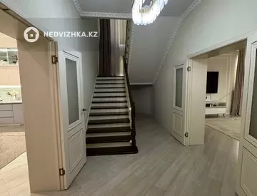 5-комнатный дом, 8 соток, 260 м²