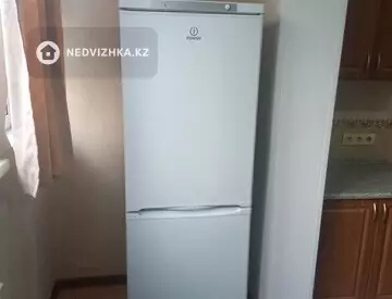 3-комнатная квартира, этаж 3 из 9, 72 м², на длительный срок