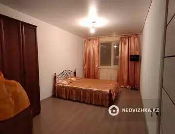 2-комнатная квартира, этаж 6 из 9, 70 м², на длительный срок