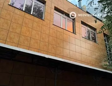 Общепит в в жилом доме, этаж 1 из 3, 383 м²