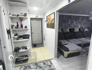 3-комнатная квартира, этаж 4 из 5, 64 м²