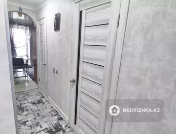 3-комнатная квартира, этаж 4 из 5, 64 м²