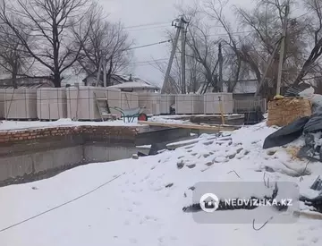 5-комнатный дом, 2 соток, 260 м²