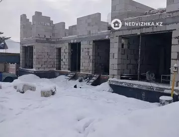 5-комнатный дом, 2 соток, 260 м²