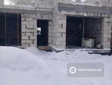 5-комнатный дом, 2 соток, 260 м²