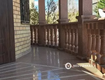 7-комнатный дом, 10 соток, 635 м²