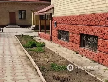 7-комнатный дом, 10 соток, 635 м²