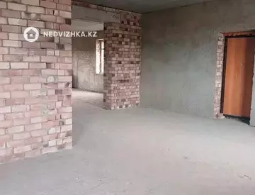 7-комнатный дом, 12 соток, 680 м²