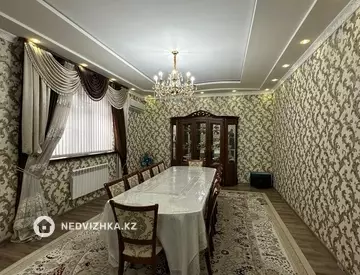 12-комнатный дом, 8 соток, 371 м²