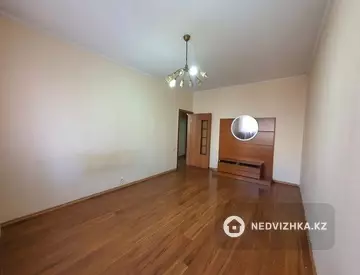 1-комнатная квартира, этаж 3 из 5, 42 м²