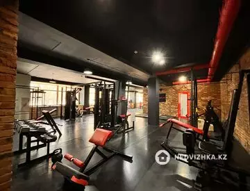 Помещение, этаж 1 из 3, 682 м², На длительный срок