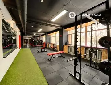 Помещение, этаж 1 из 3, 682 м², На длительный срок