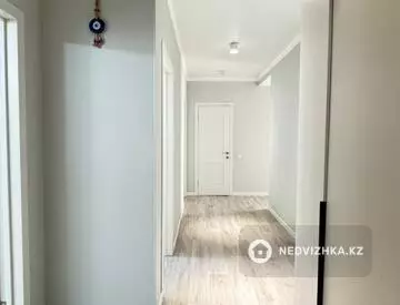 3-комнатная квартира, этаж 8 из 8, 80 м²