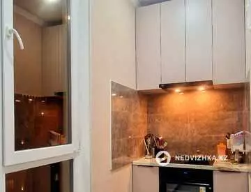 3-комнатная квартира, этаж 19 из 20, 80 м²