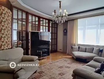 4-комнатная квартира, этаж 7 из 8, 170 м²