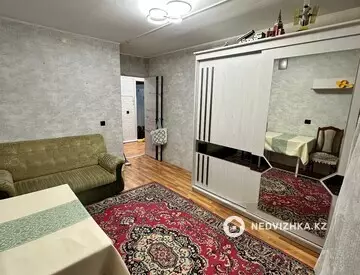 2-комнатная квартира, этаж 8 из 9, 50 м²