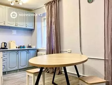 2-комнатная квартира, этаж 4 из 4, 42 м²