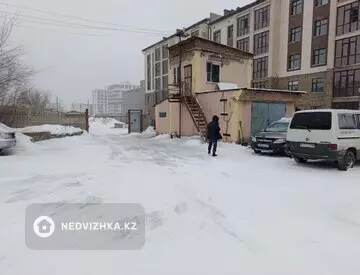 Здание, 3 этажа, 3 028 м²