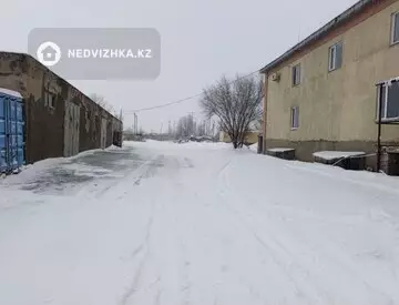 Здание, 3 этажа, 3 028 м²