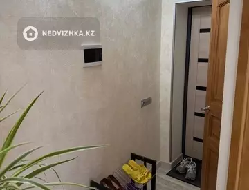 2-комнатная квартира, этаж 3 из 3, 47 м², на длительный срок