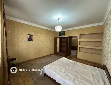5-комнатная квартира, этаж 4 из 13, 250 м²