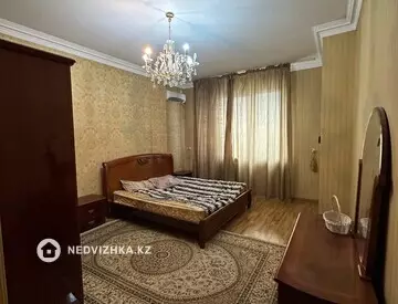 5-комнатная квартира, этаж 4 из 13, 250 м²