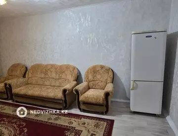 2-комнатная квартира, этаж 2 из 5, 60 м², на длительный срок