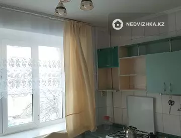 2-комнатная квартира, этаж 2 из 5, 52 м², на длительный срок