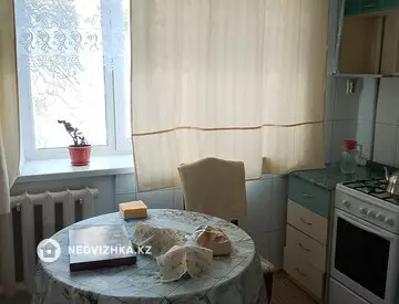 2-комнатная квартира, этаж 2 из 5, 52 м², на длительный срок