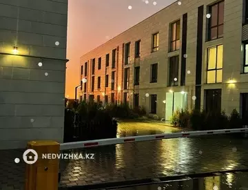 2-комнатная квартира, этаж 2 из 3, 53 м²