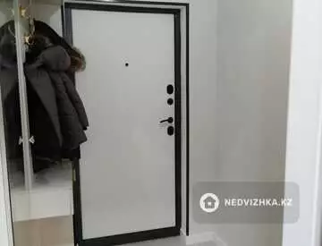 2-комнатная квартира, этаж 10 из 12, 42 м²