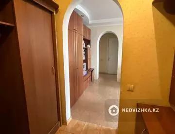 3-комнатная квартира, этаж 6 из 9, 63 м²